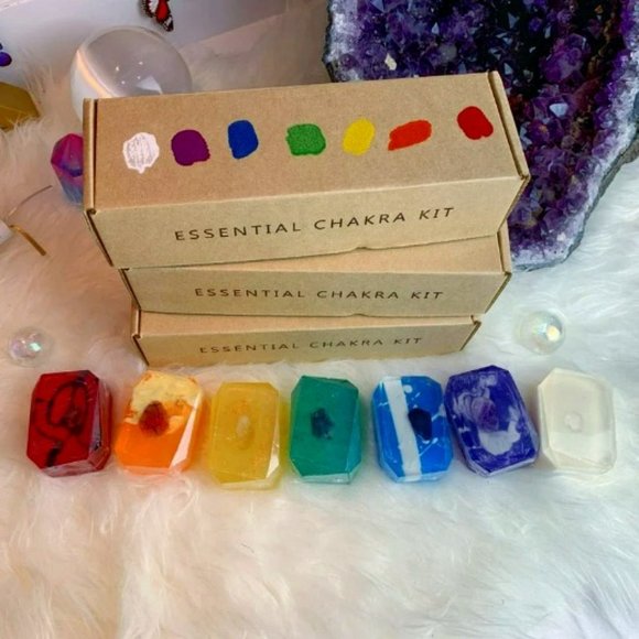 ESSENTIAL CHAKRA KIT (Crystal Soap Collection) - Picture 1 of 7